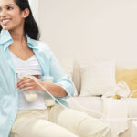 Tư thế ngồi thoải mái khi hút sữa